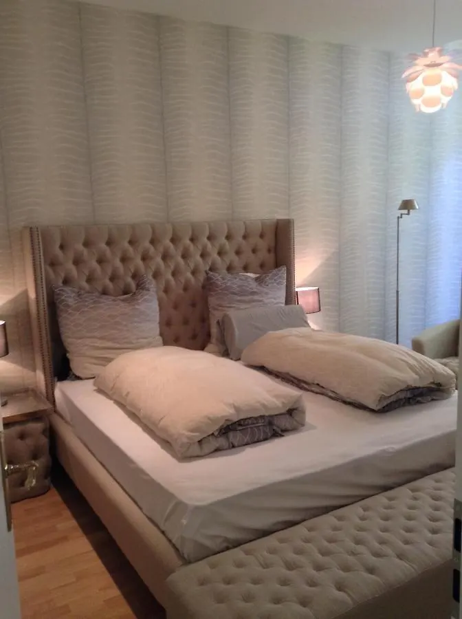 **** Aparthotel Living Am Carlsplatz Apartment Düsseldorf Deutschland